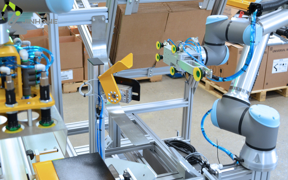 kích thước cobot nhỏ gọn